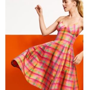 NWT• Isaac Mizrahi Sleeveless V-Neck Silk Dress